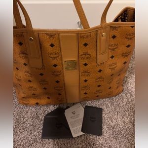 MCM reversible LIZ Visetos shoppers bag ❤️❤️